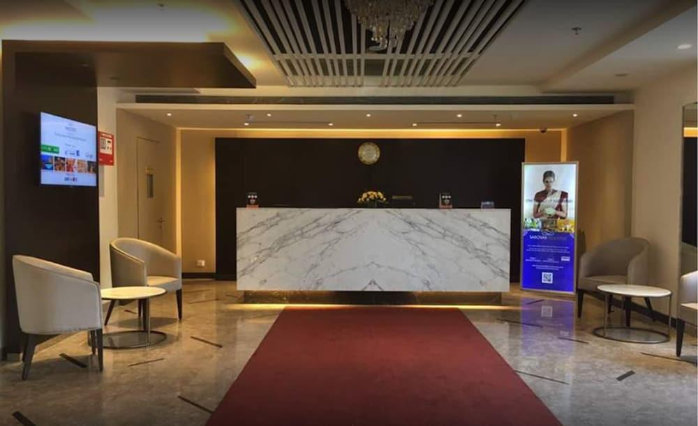 Deventure Sarovar Portico Kapashera, New Delhi Bagian luar foto