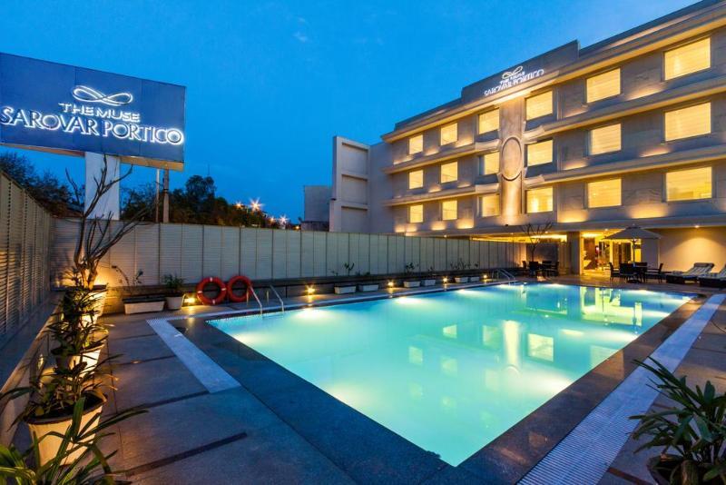 Deventure Sarovar Portico Kapashera, New Delhi Bagian luar foto